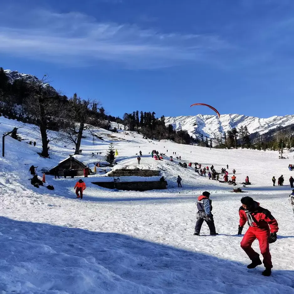 Manali skiing